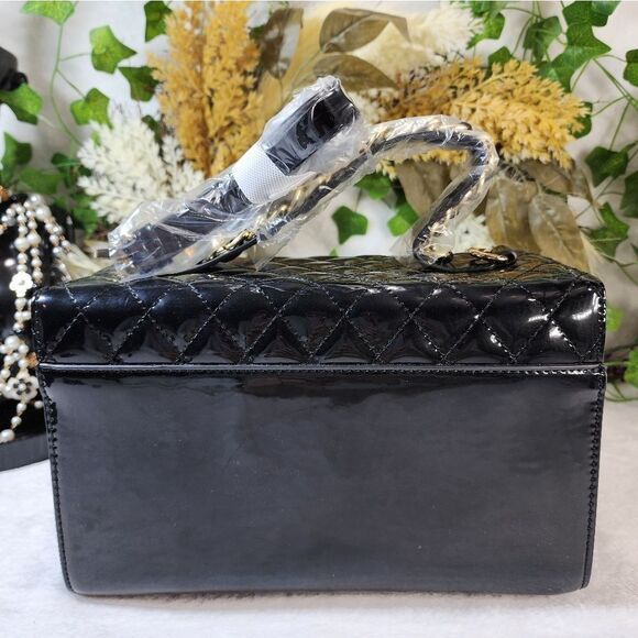 New Black Quilted Bag with Matching Wallet - Picture 4 of 17